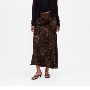 GAP Leopard Print silk Maxi Skirt